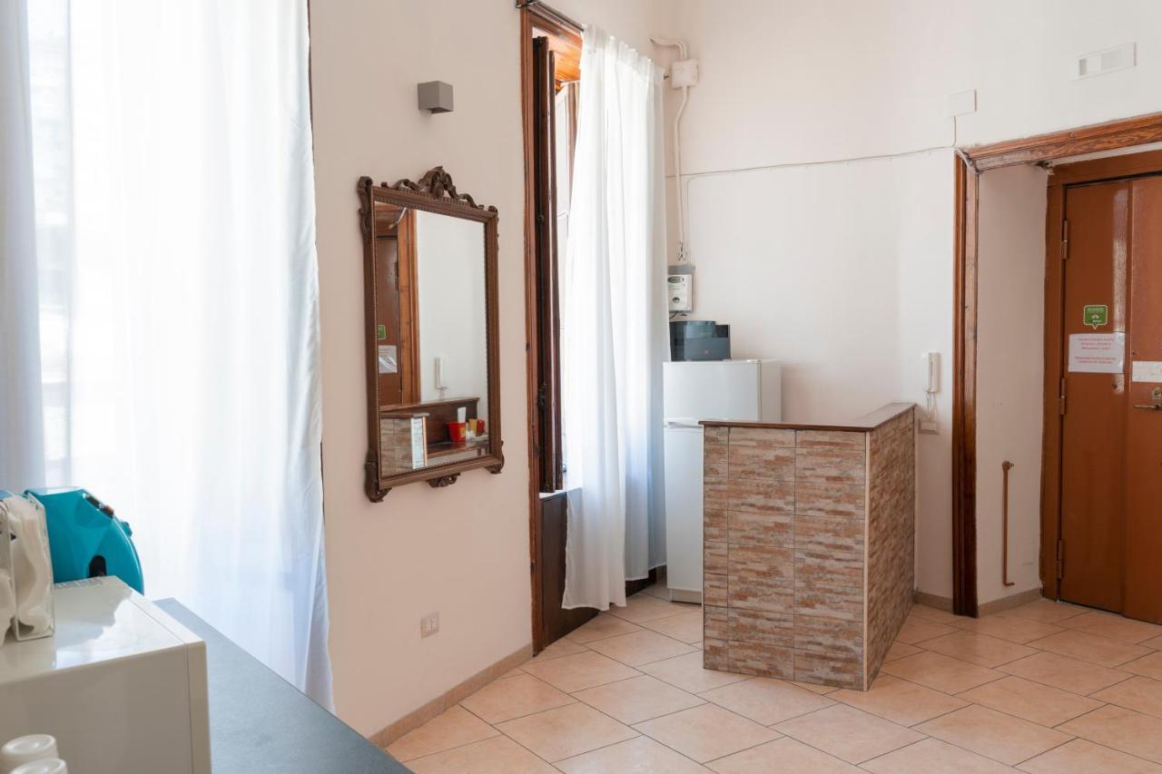 Vico 22 Rooms Napoli Exterior photo