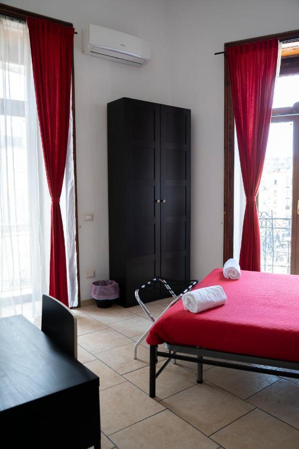 Vico 22 Rooms Napoli Exterior photo