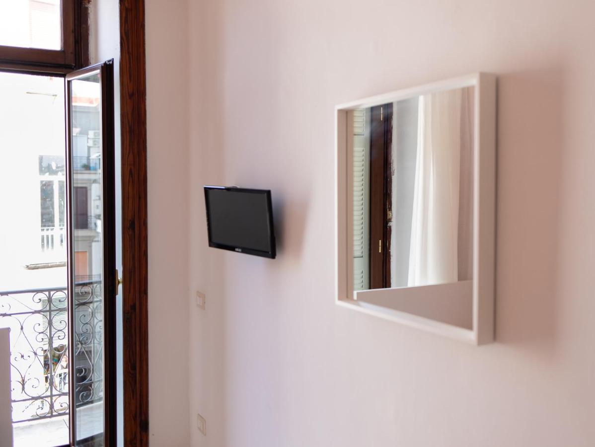 Vico 22 Rooms Napoli Exterior photo
