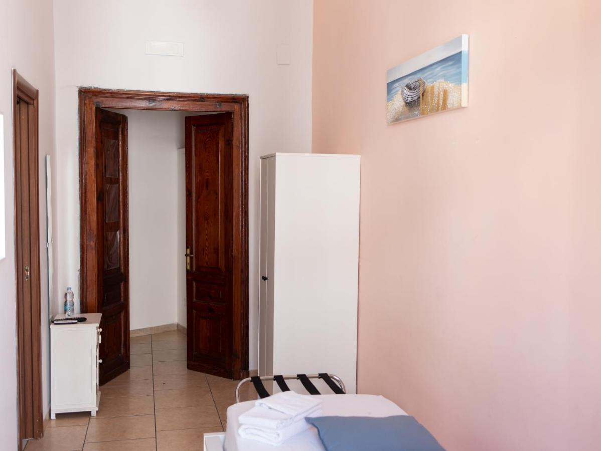Vico 22 Rooms Napoli Exterior photo