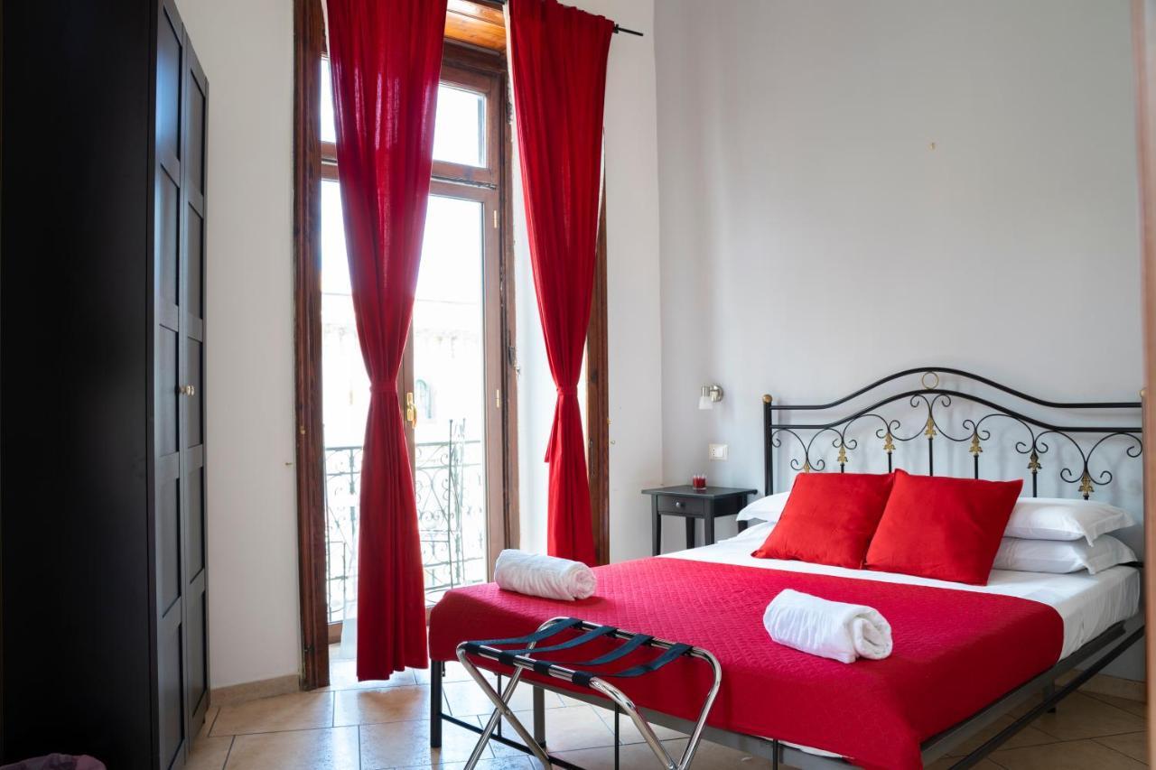 Vico 22 Rooms Napoli Exterior photo
